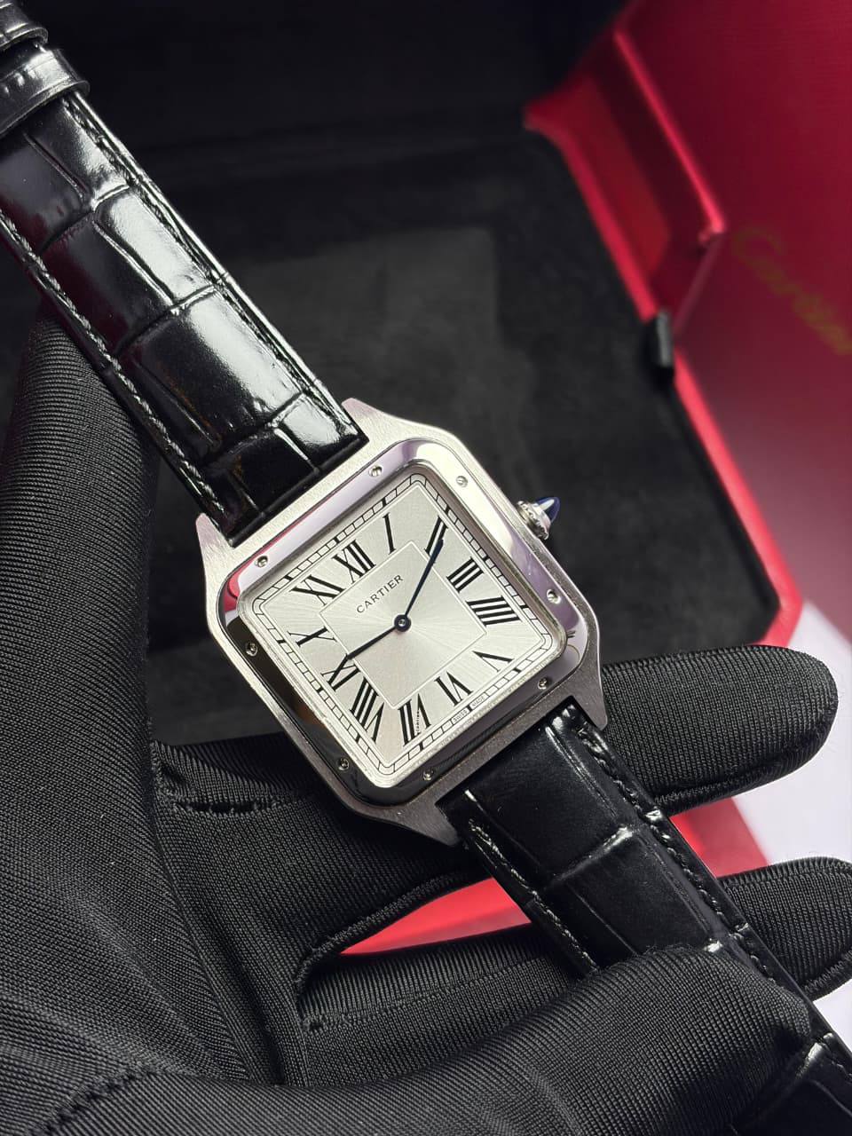 Cartier watch for unsix good quality 
220 dhs✅
 (size 38mm)

Zain59
♥️♥️♥️