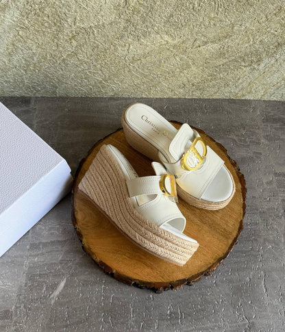 DIOR 
SuperMaster Quality 💯
500 dhs🇦🇪🇦🇪
Size: 36-41💥

Zain171
♥️♥️♥️