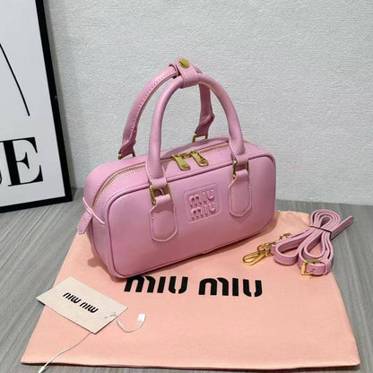 MiuMiu 
80 dhs🪙🌨️

Zain42
♥️♥️♥️