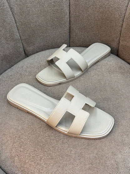 Hermes  
100 dhs💛
Size 36-42

Zain55
♥️♥️♥️