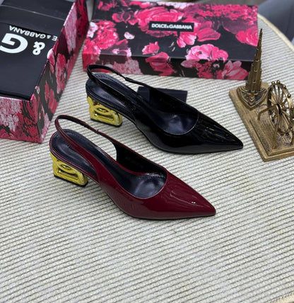 D&G

  Size  .  36.  to 41

120 dhs✅

Zain183
♥️♥️♥️