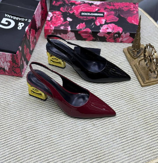 D&G

  Size  .  36.  to 41

120 dhs✅

Zain183
♥️♥️♥️