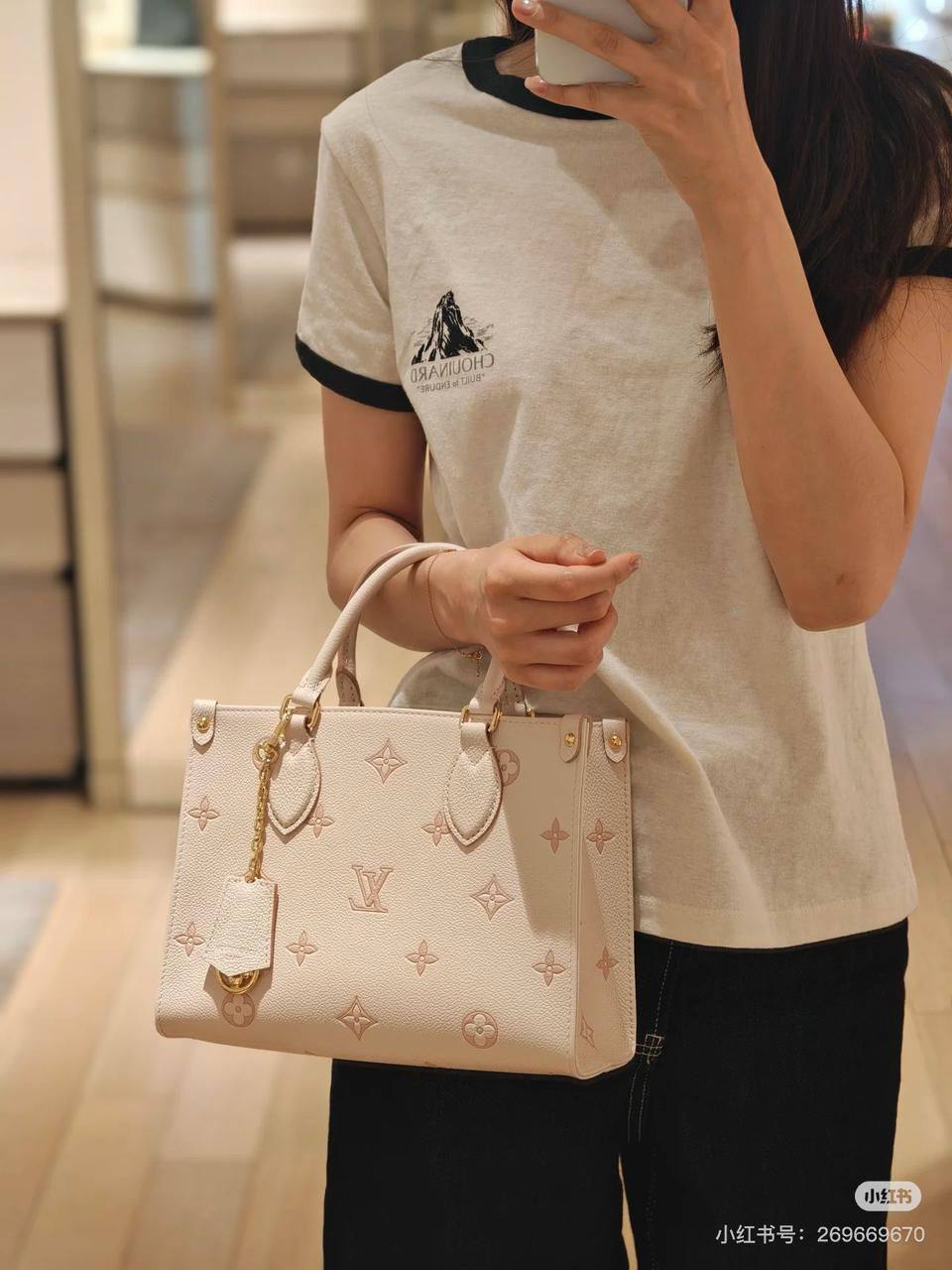 LV
Master Bags +++
For Price 👇 WTSP Text Zain 0568585901

Zain142
♥️♥️♥️