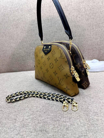 LV
Bags

with box

Zain26
♥️♥️♥️
