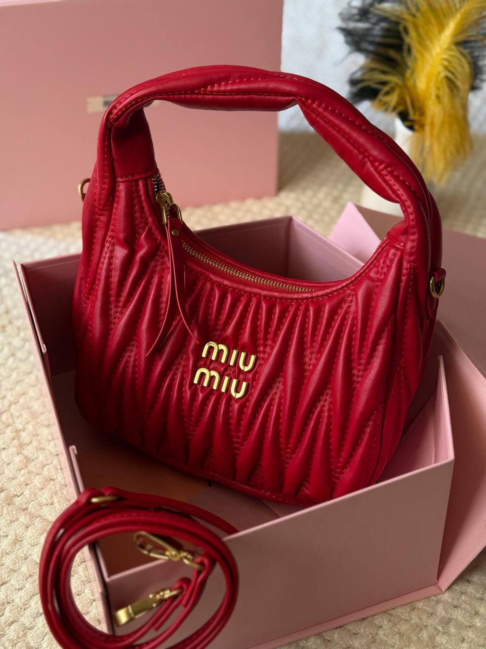MIU MIU
18cm
280 dhs❤️
22cm
320 dhs❤️
Top quality 
With box🎁

Zain167
♥️♥️♥️