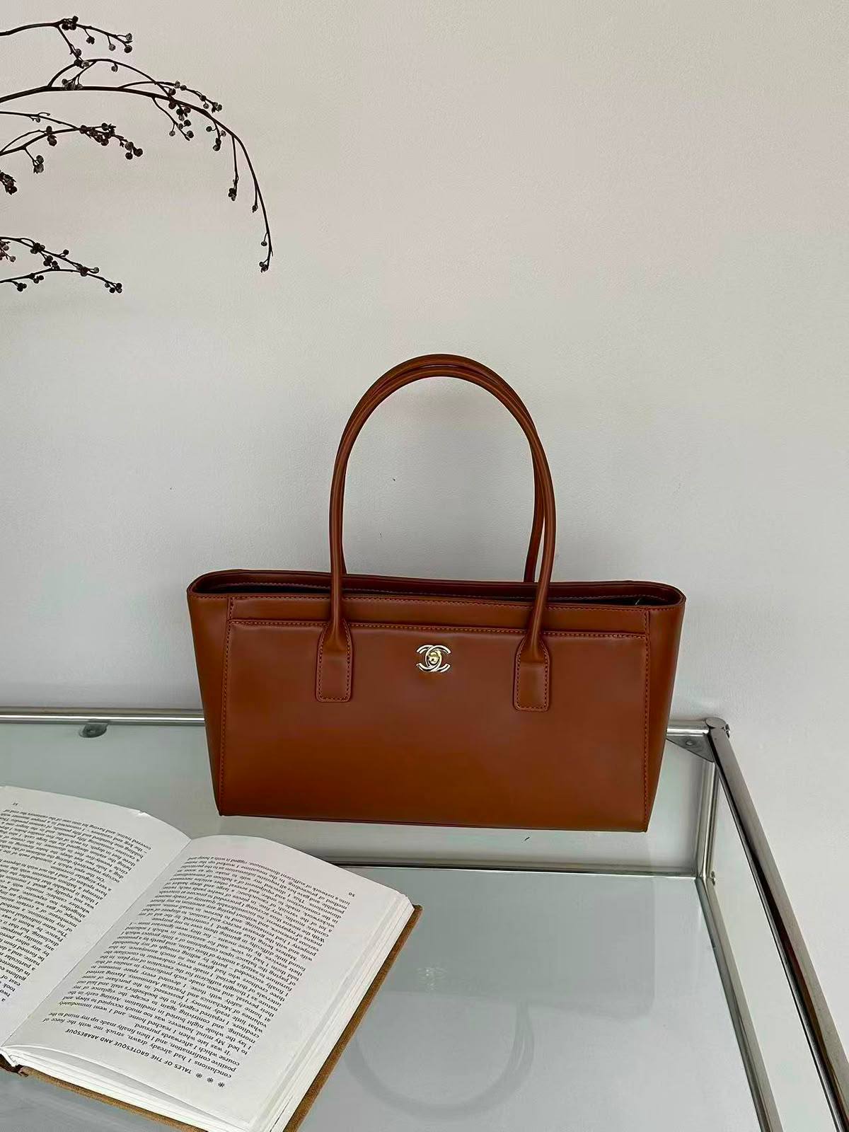 Chanel

130 dhs🇦🇪🇦🇪

Zain143
♥️♥️♥️