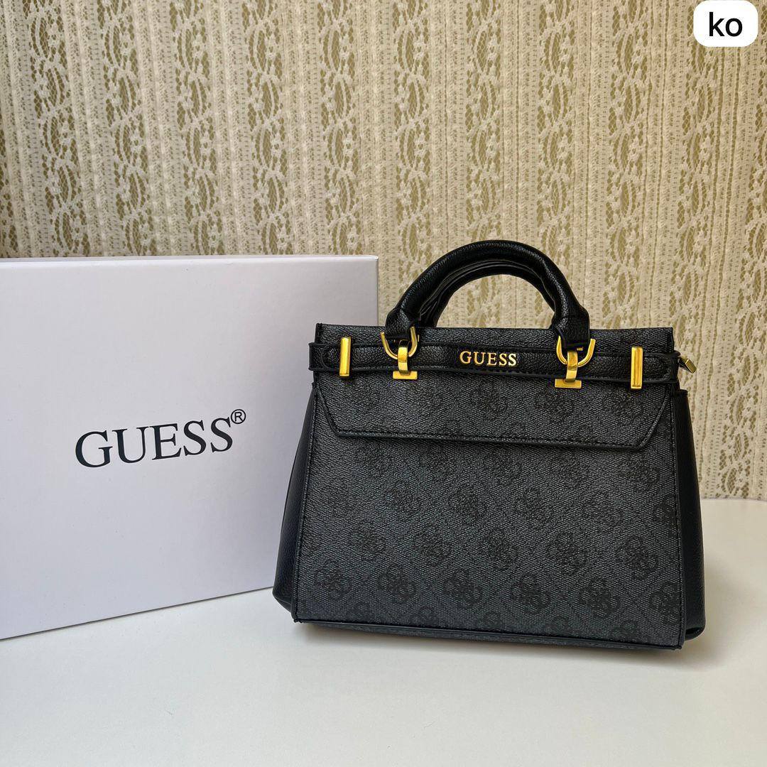Guess Handbag
Size : 23.5 * 17 * 6  cm
95 dhs🪙💚
with box🎁

Zain115
♥️♥️♥️