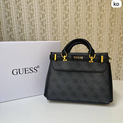 Guess Handbag
Size : 23.5 * 17 * 6  cm
95 dhs🪙💚
with box🎁

Zain115
♥️♥️♥️