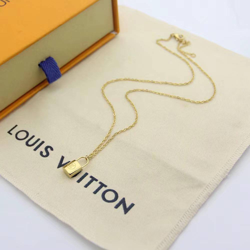 BVLGARI SET 
MASTER ✨💫
NECKLACE BANGLE EARRING RING
480 DHS✅ ⭐

WITH BOX AND PAPER BAG🎁🛍️
WITH MASTER BOX AND PAPER BAG CARD🎁🛍️
580 DHS✅

Zain89
♥️♥️♥️
