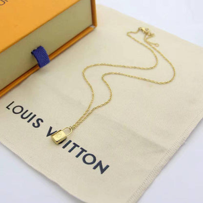 BVLGARI SET 
MASTER ✨💫
NECKLACE BANGLE EARRING RING
480 DHS✅ ⭐

WITH BOX AND PAPER BAG🎁🛍️
WITH MASTER BOX AND PAPER BAG CARD🎁🛍️
580 DHS✅

Zain89
♥️♥️♥️