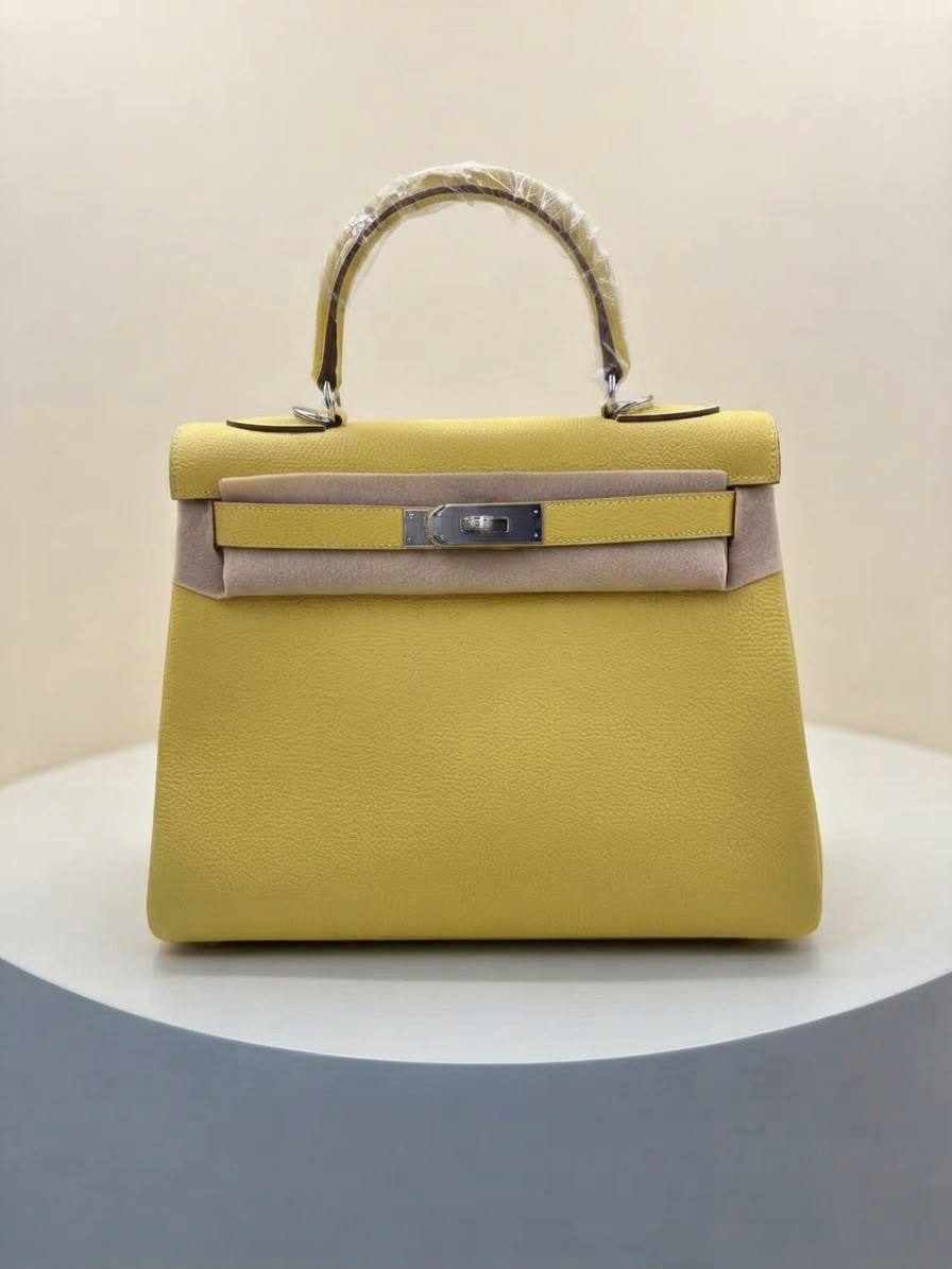 Hermes Kelly 

28CM

Super master quality 
Available ✨💕💕

With full packing 📦🎀

For Price 👇 WhatsApp✅
0568585901 
0507557372
0552275751 Owner Zain 👌

Zain252
♥️♥️♥️