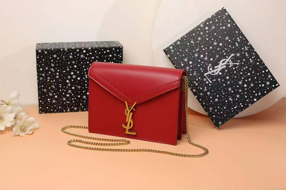YSL

best quality 
with box
100 dhs🇦🇪🇦🇪

size21CM

Zain290
♥️♥️♥️