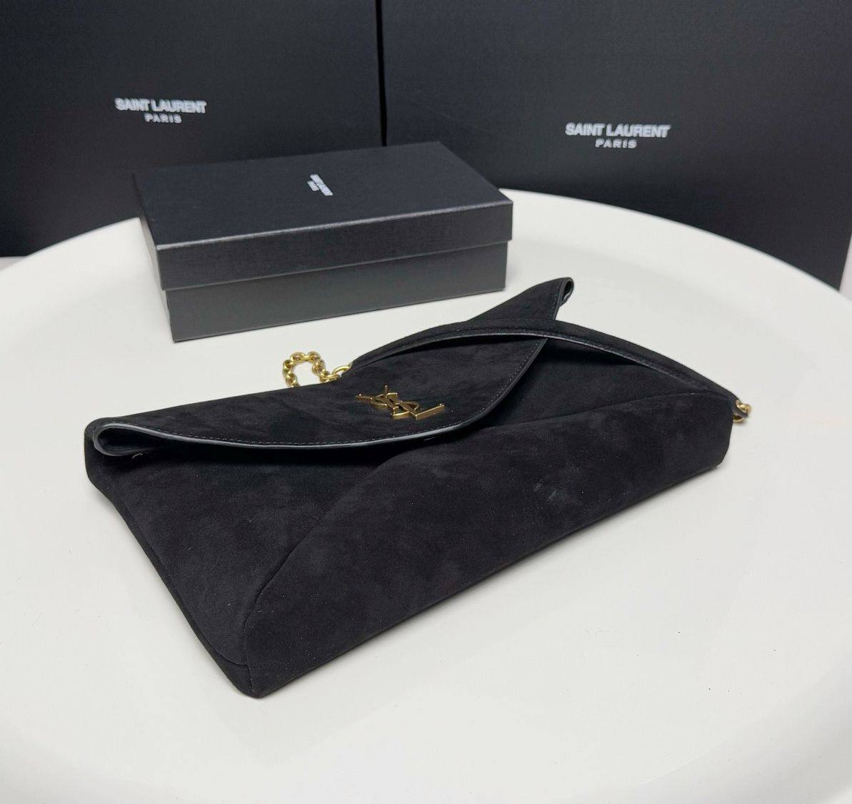 YSL 
 MASTER QUALITY  
280 dhs✅
leather 
Size : 35cm

Zain39
♥️♥️♥️
