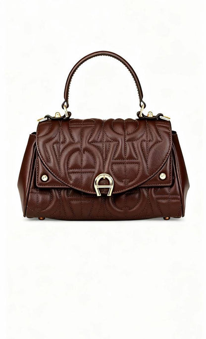 Coach - Aigner
90 dhs🪙💕
Good quality 

with box
🎁🎁🎁

Zain35
♥️♥️♥️