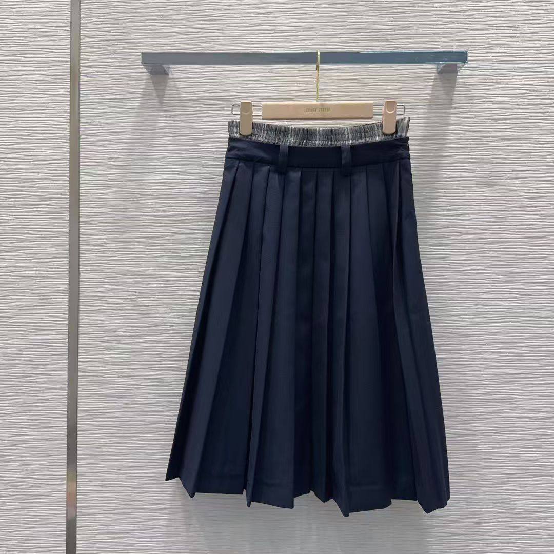MIU MIU
*Super Master quality*
*Sizes:S M L*

410 dhs💓

Zain308
♥️♥️♥️