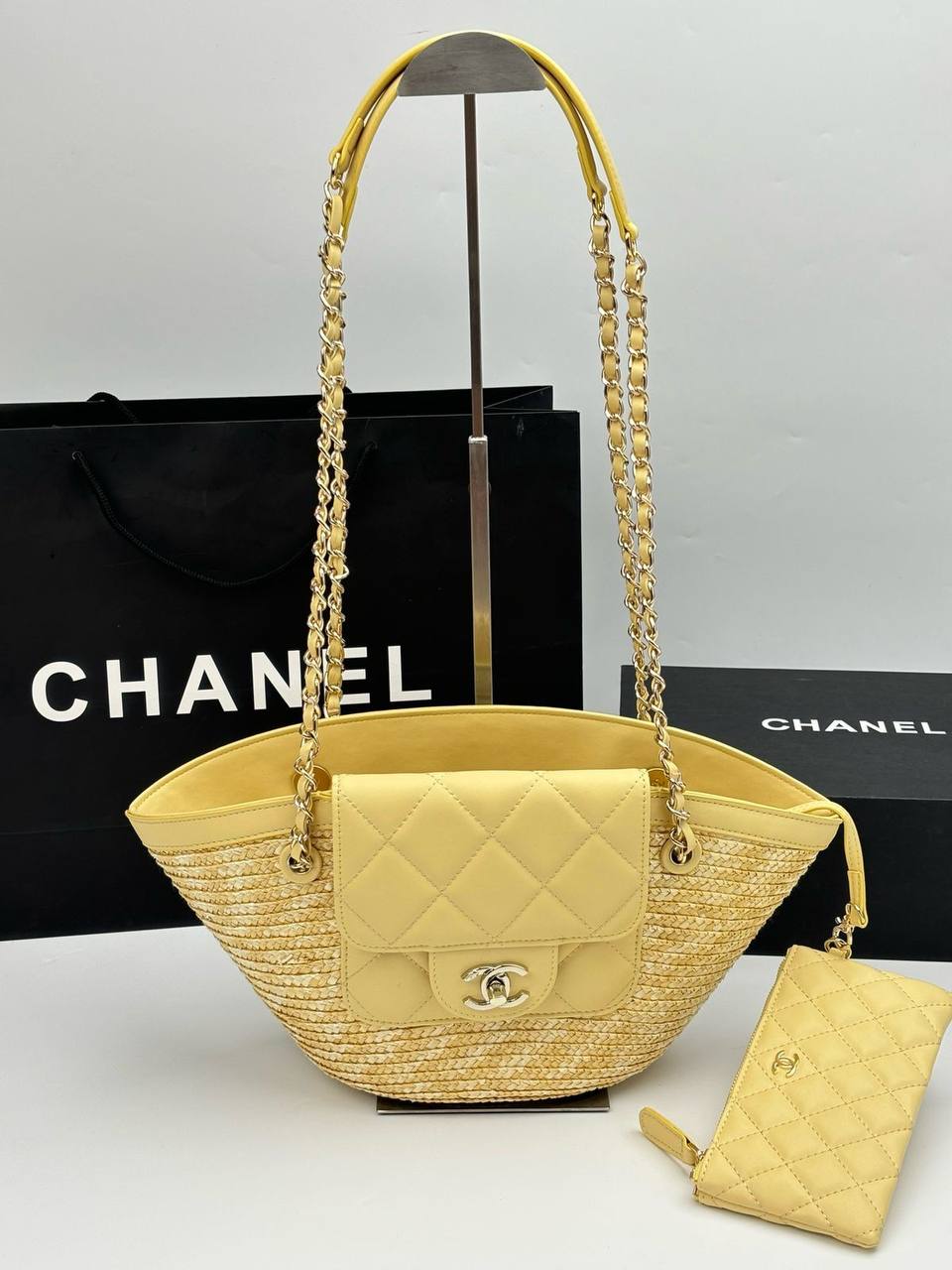 Chanel
Master🌺🌺
Size :18×41×13
260 dhs🌺

Zain114
♥️♥️♥️