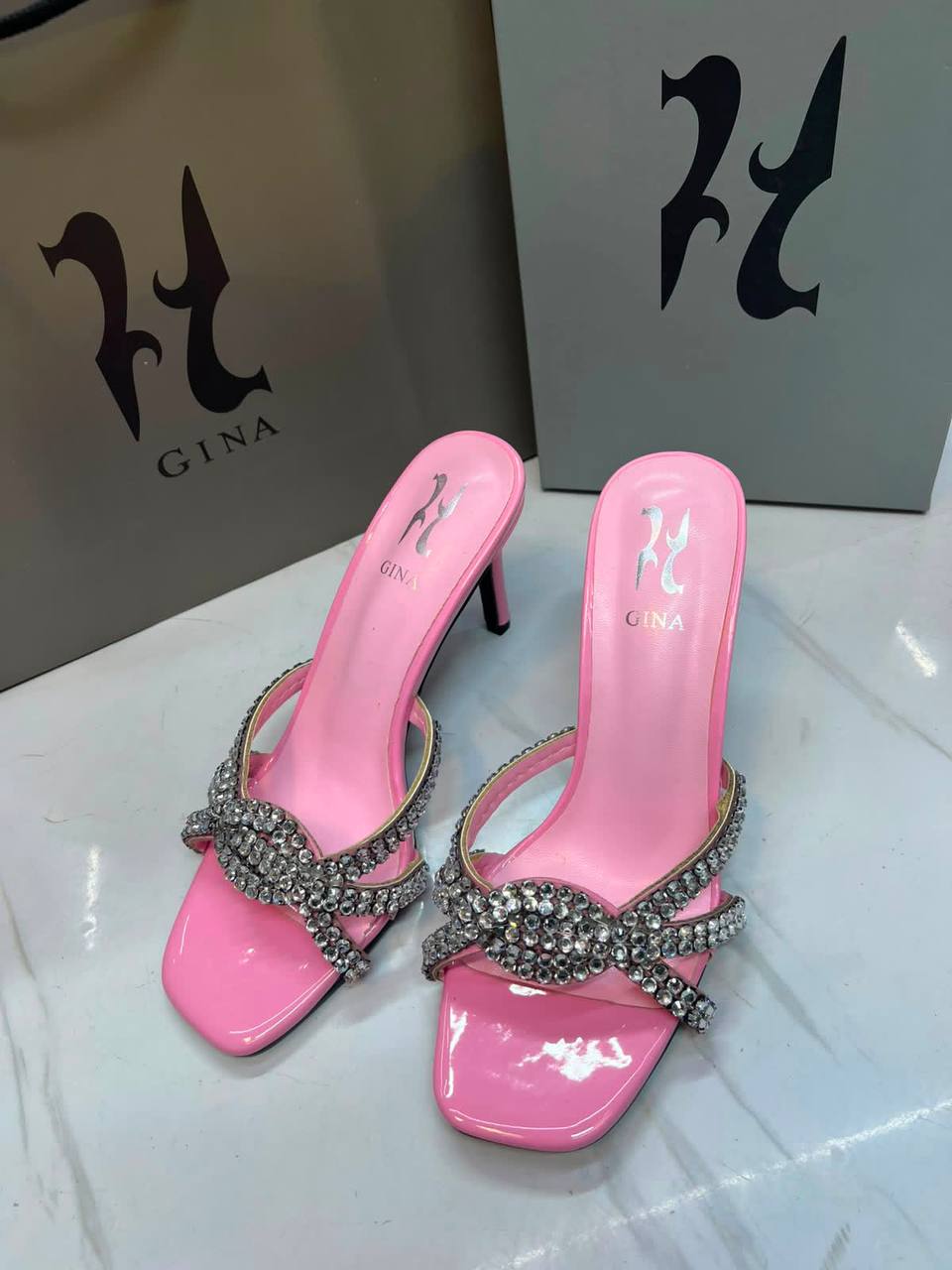 Gina 9CM👠👠
Size 36-37-38-39-40-41
High quality 

110 dhs🇦🇪🇦🇪

Zain21
♥️♥️♥️