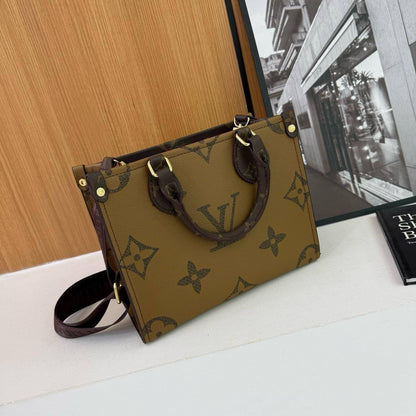 LV
25*20*11cm

80 dhs🪙🖤

Zain17
♥️♥️♥️