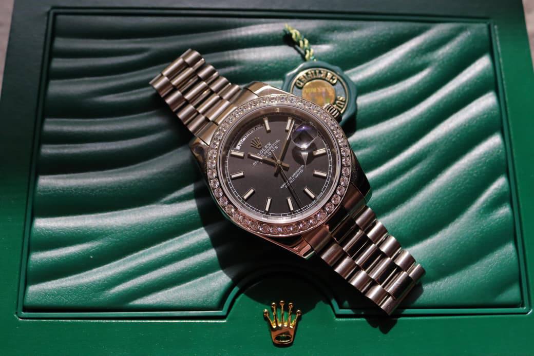 Rolex DayDate 
Good Quality
250 dhs✅

Zain33
♥️♥️♥️