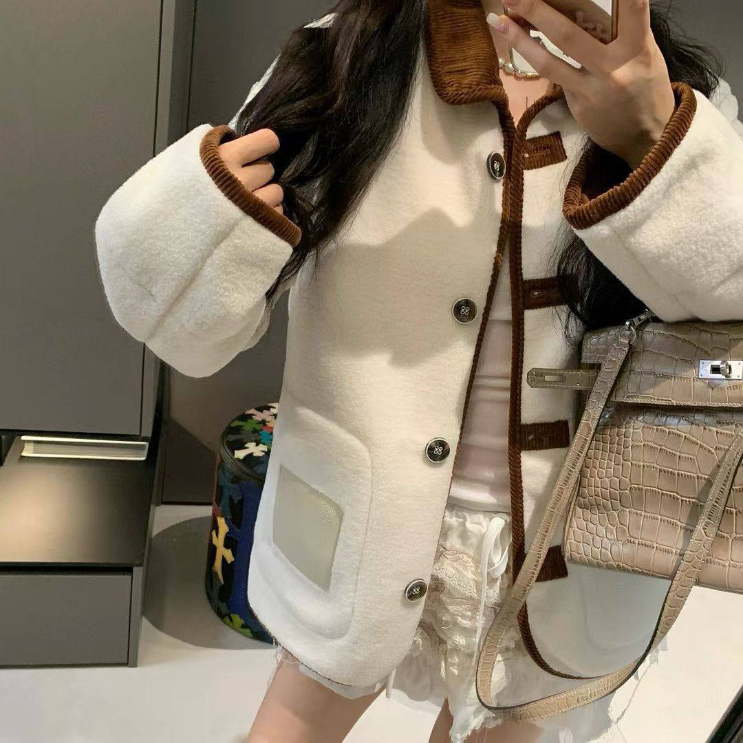 *New collections 💕💕    
280 dhs🪙💚
*good  quality  
*Sizes:S M L xl* 
*AVAILABL winter jacket

Zain231
♥️♥️♥️