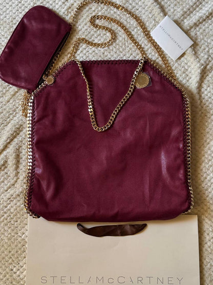 STELLA McCARTNEY
37cm
380 dhs🪙🌨️
Top quality

Zain167
♥️♥️♥️