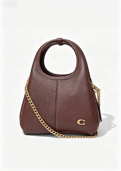 Coach
105 dhs✅
size：20cm
High-quality with box

Zain35
♥️♥️♥️