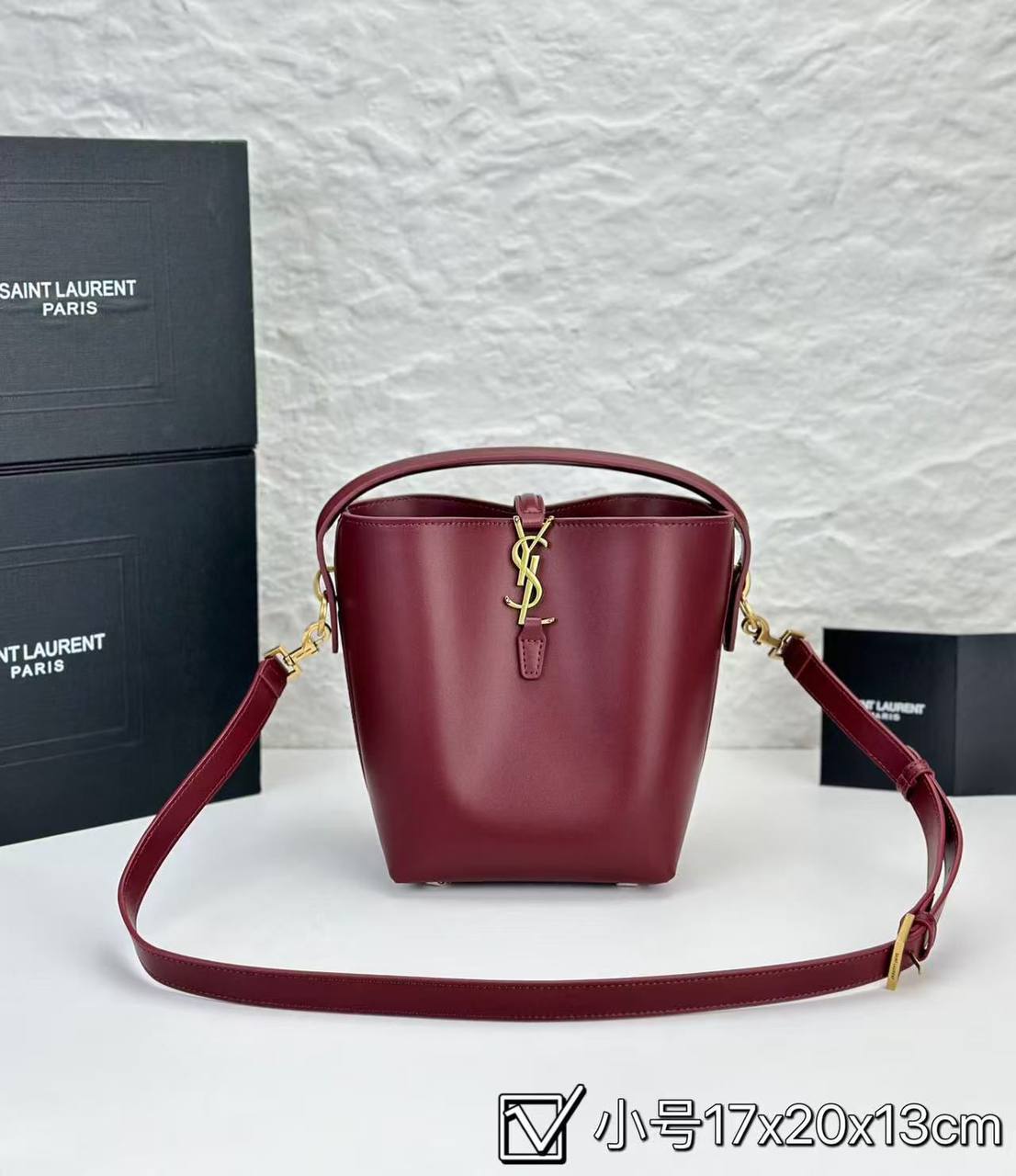 YSL Master
310 dhs🪙💚
17 cm

Zain228
♥️♥️♥️
