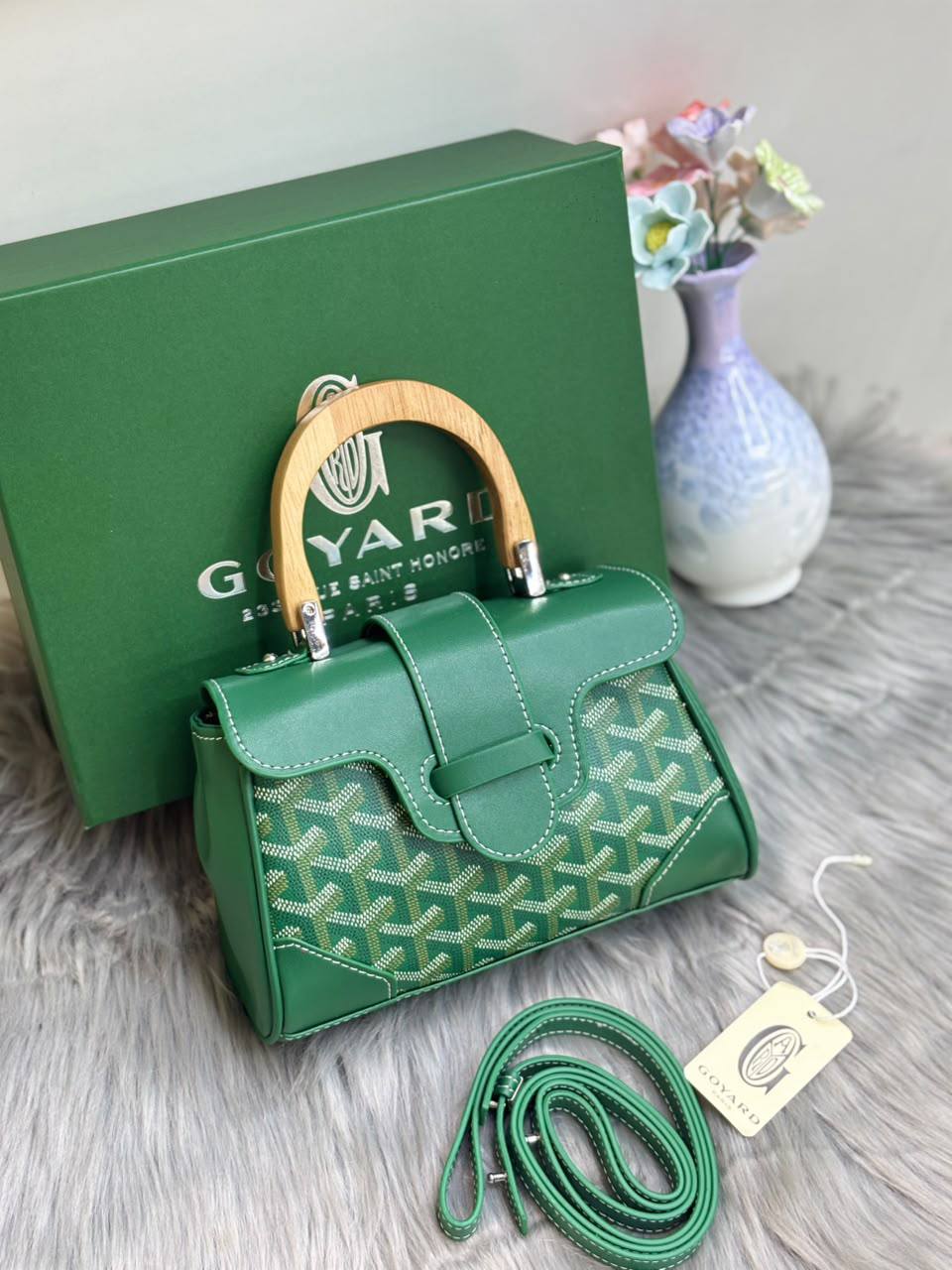 Goyard 

SIZE 20 CM    

 115 dhs🇦🇪🇦🇪

Withbox

Zain244
♥️♥️♥️