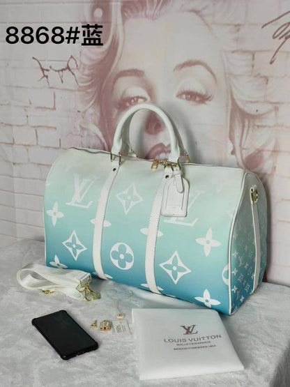 TLV Travel Bags

good quality

120 dhs✅
150 dhs✅

Zain137
♥️♥️♥️