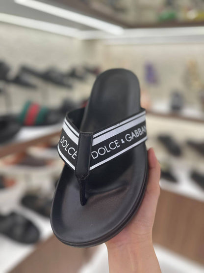 D&G 

size 40-46 
190 dhs🇦🇪🇦🇪

Zain132
♥️♥️♥️
