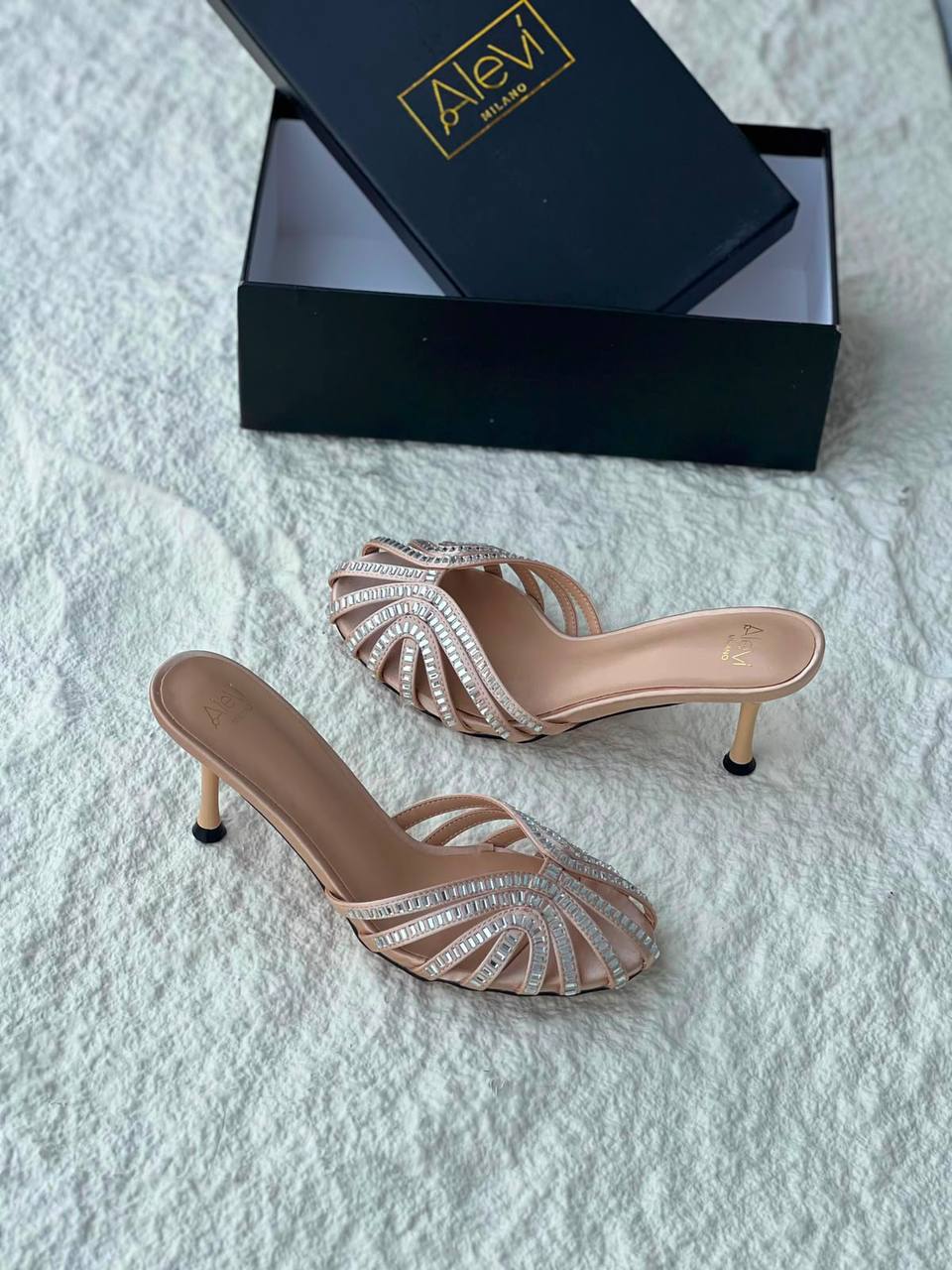 ALEVI MILANO 😘

New arrive 🦋

Size 36-41

110 dhs🇦🇪🇦🇪
Zain21 
♥️♥️♥️