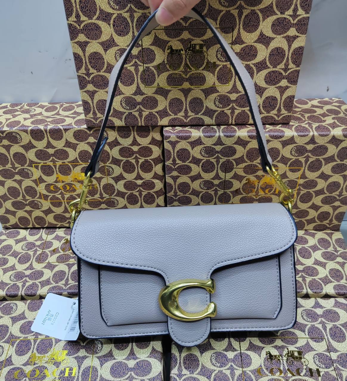 Coach

withbox 
🎁🎁🎁

100 dhs💓

Zain143
♥️♥️♥️