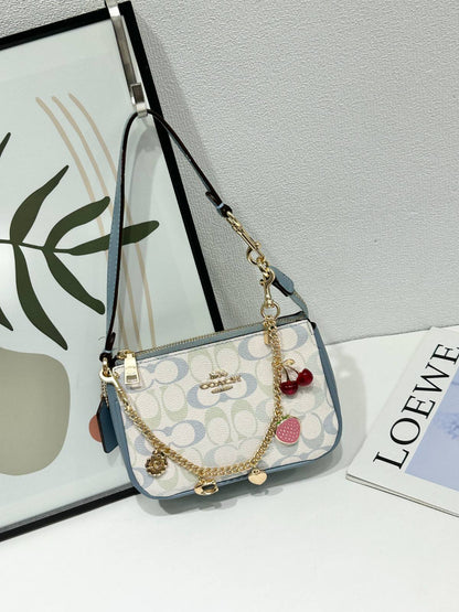 COACH

Best quality
with box

90 dhs🇦🇪🇦🇪

size 18CM

Zain290
♥️♥️♥️