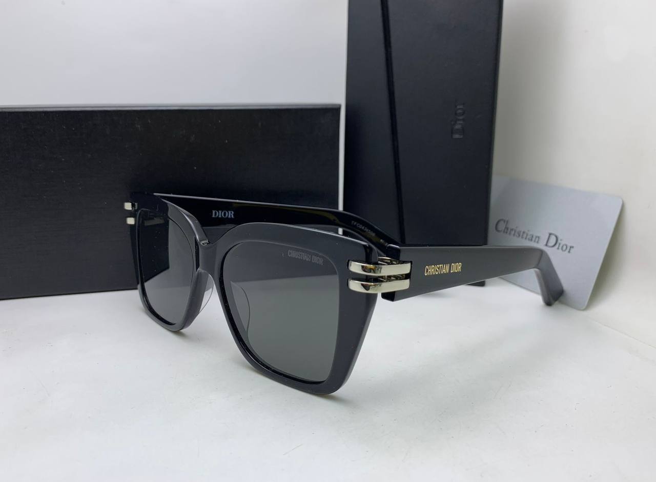 Versace
Master 
180 dhs✅

Zain126
♥️♥️♥️