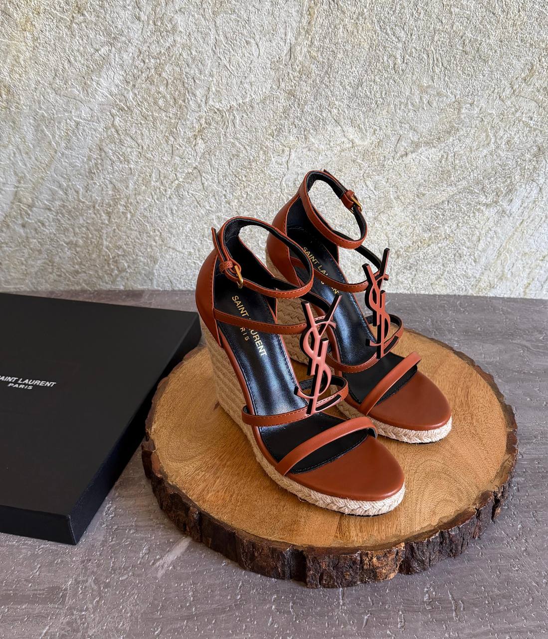 YSL😍
SuperMaster Quality 💯
550 dhs✅
Size: 36-41💥

Zain171
♥️♥️♥️