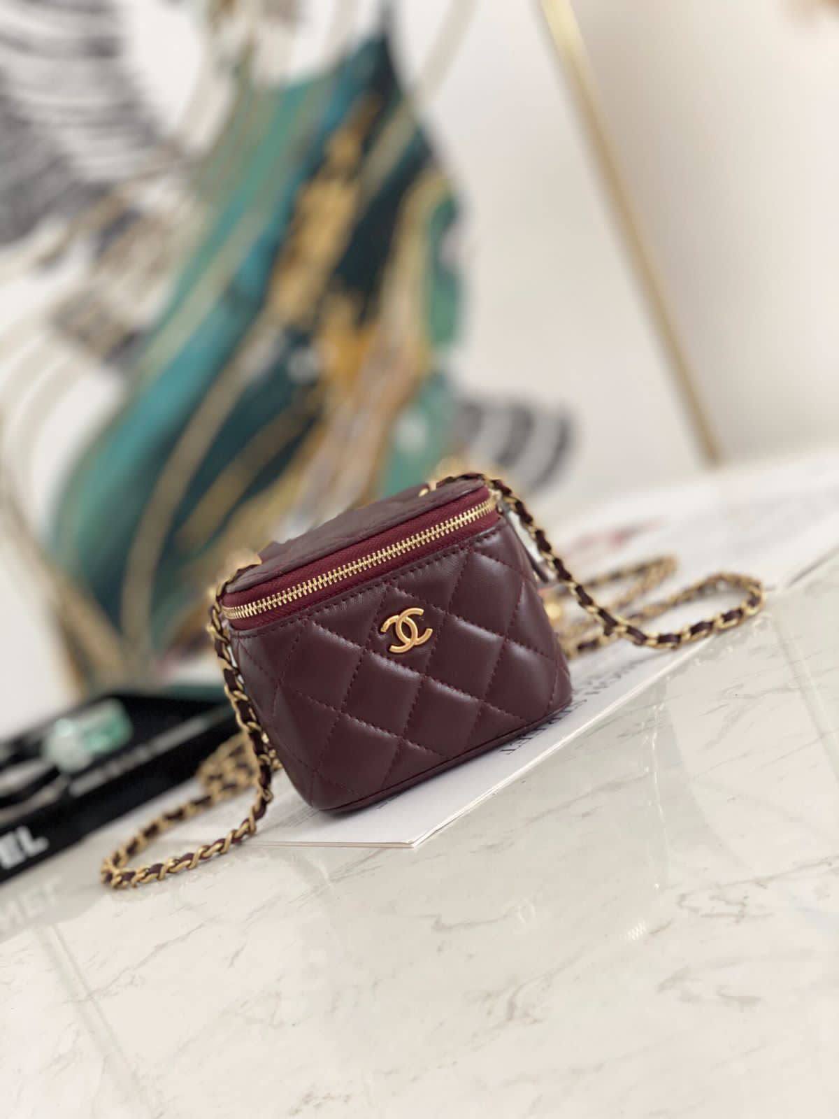 Chanel

90 dhs🇦🇪🇦🇪
Withbox

Zain219
♥️♥️♥️