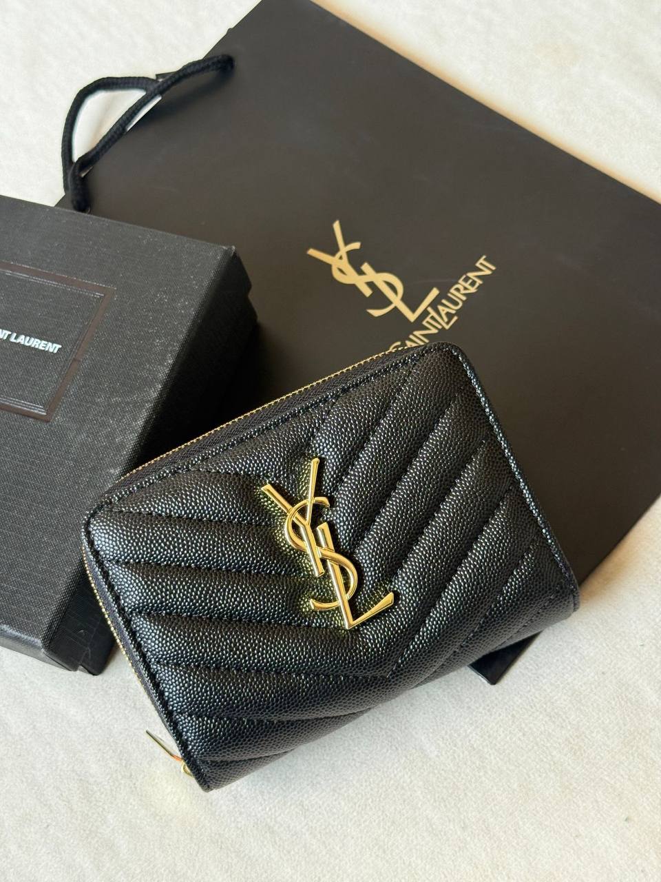 YSL
💙*Super Master*💙
💙*With original box*💙
280 dhs🇦🇪

Zain281
♥️♥️♥️