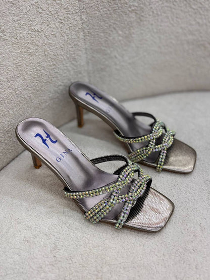 Gina 
110 dhs✅
Size 36-42

Zain30
♥️♥️♥️