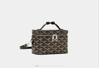Goyard
with box
100 dhs💛

Zain143
♥️♥️♥️