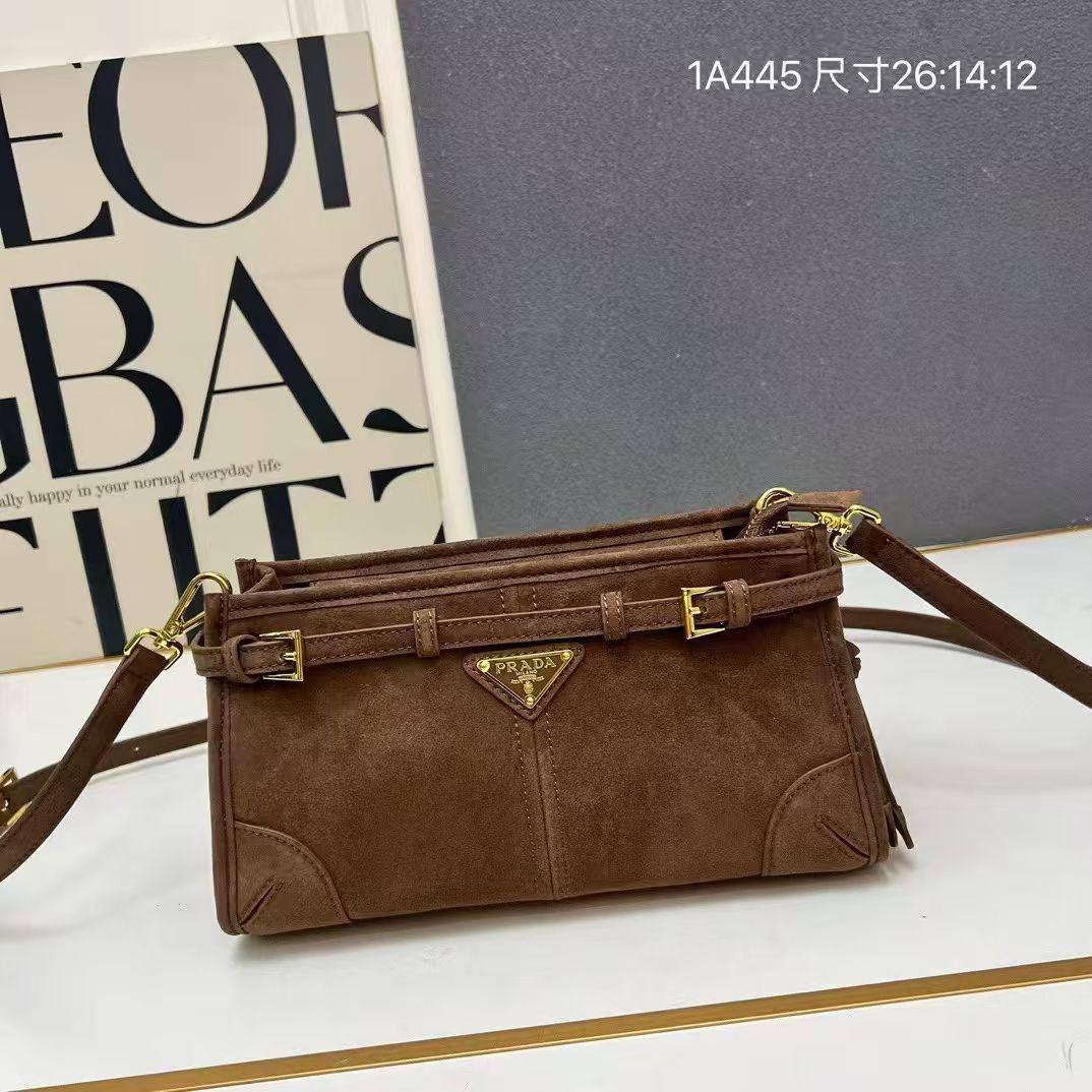Prada
Master
280 dhs🪙🌨️

Zain153
♥️♥️♥️