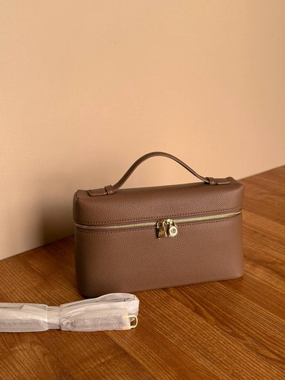 LORO PIANA 

27cm 
370 dhs🇦🇪

MASTER QUALITY 
With box🎁

Zain167
♥️♥️♥️