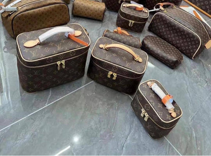 LV
1set 

high quality 
With box

270 dhs🇦🇪🇦🇪

Zain26
♥️♥️♥️