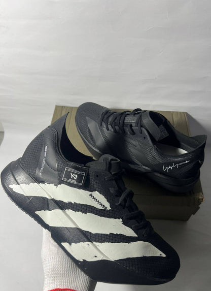 Adidas Y-3 Adizero Adios Pro 4 Black/Off White colorway🐼
New Arravial 😇
36-45 AVAILABLE 🤩
190 dhs❣️

Zain242
♥️♥️♥️
