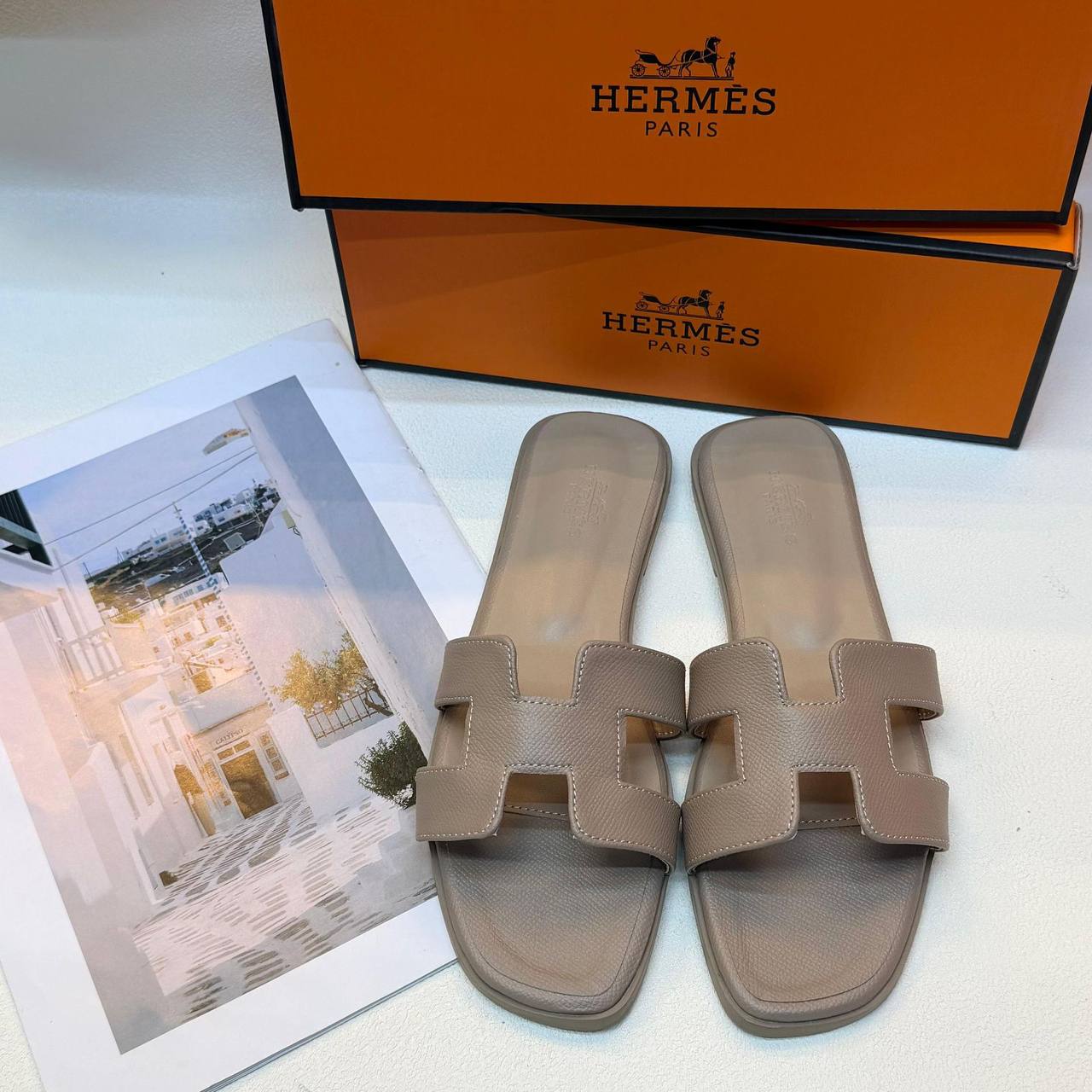 Slippers
Size 36-41
65 dhs✅

Zain236
♥️♥️♥️