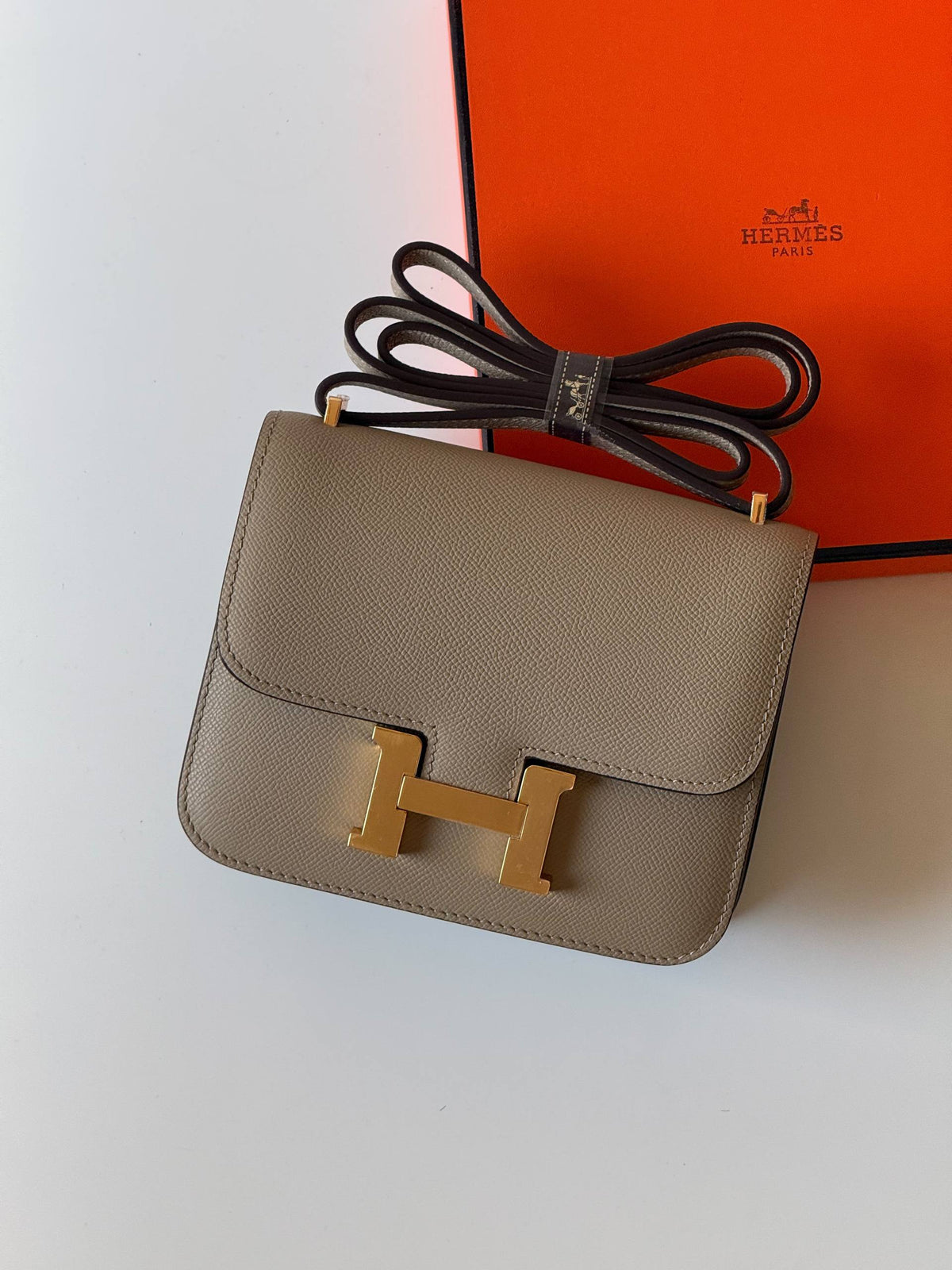 Hermes 

constance 19cm 💕

Master quality😍
with box❤️
340 dhs🇦🇪🇦🇪

Zain52
♥️♥️♥️