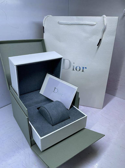Watches Boxes

Box + Card + Paper Bag

50 dhs🪙🌨️

Zain45
♥️♥️♥️