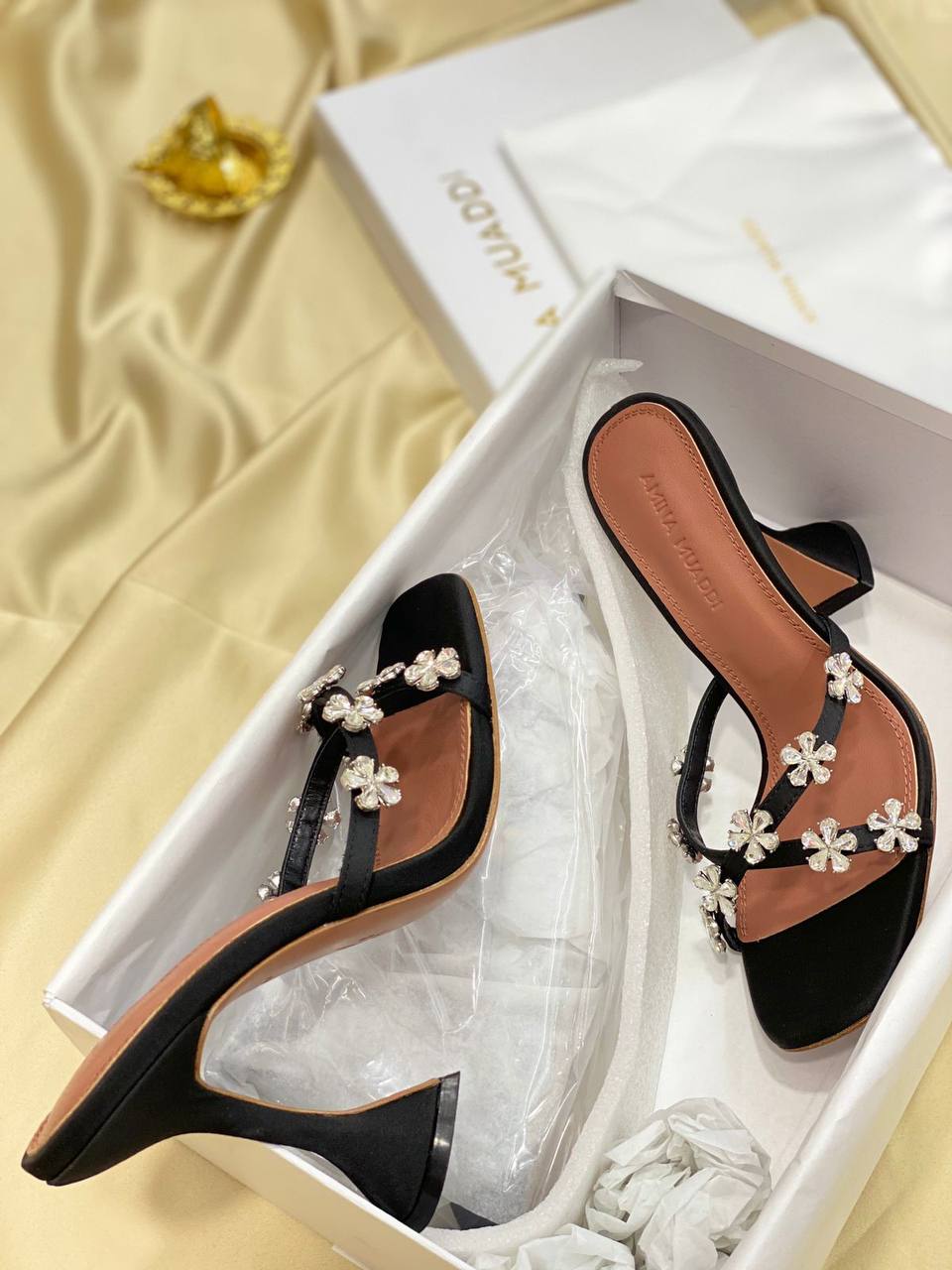 Amina 
Aaa master quality 
Size 37……..41 
400 dhs🪙🌨️

Zain180
♥️♥️♥️