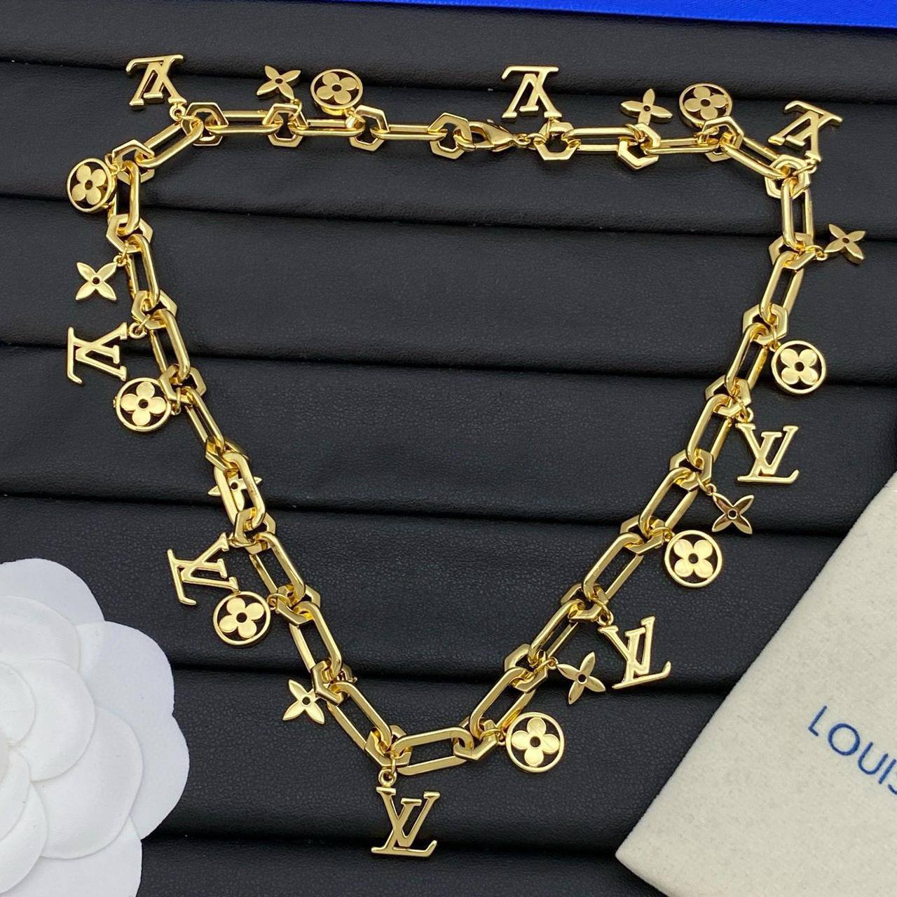 LV Set 💎
Necklace 
Bracelet 
*Master Quality* 🎗️

175  AED normal box 📦

Zain48
♥️♥️♥️