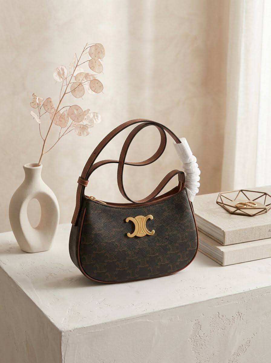 Celine

95 dhs
With box

Zain72
♥️♥️♥️