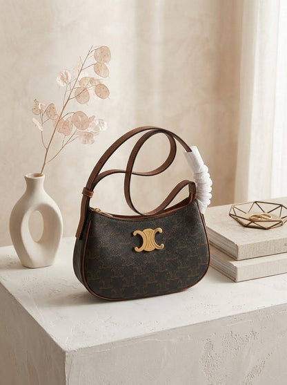 Celine

95 dhs
With box

Zain72
♥️♥️♥️